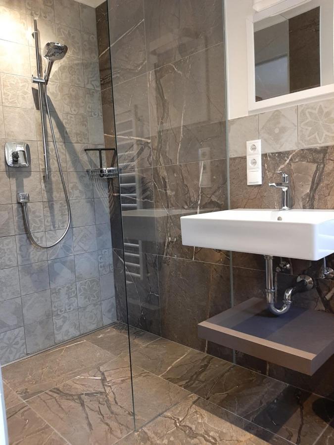 Tyrol Living & Cafe Apartment Нова Леванте Екстериор снимка