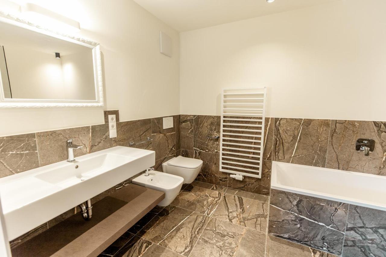 Tyrol Living & Cafe Apartment Нова Леванте Екстериор снимка
