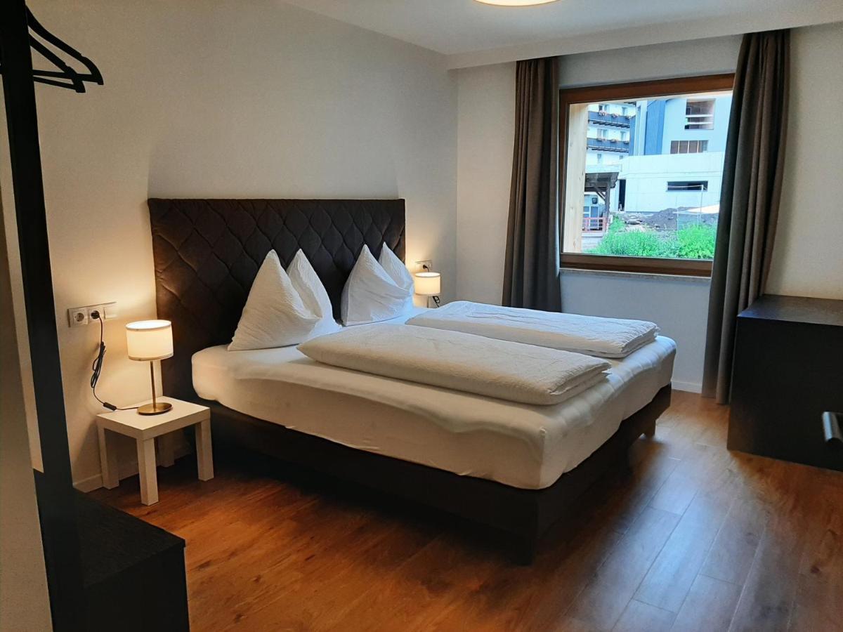Tyrol Living & Cafe Apartment Нова Леванте Екстериор снимка